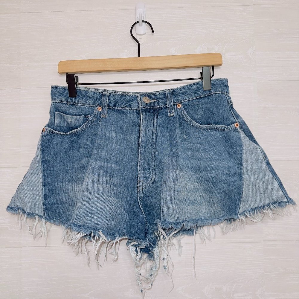 Forever 21 NWT Two-Toned Denim High Waisted Button Fly Cut Off Shortie Shorts 29